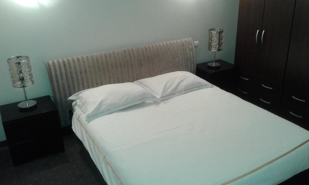 Vila Apolo Belgrade Bilik gambar
